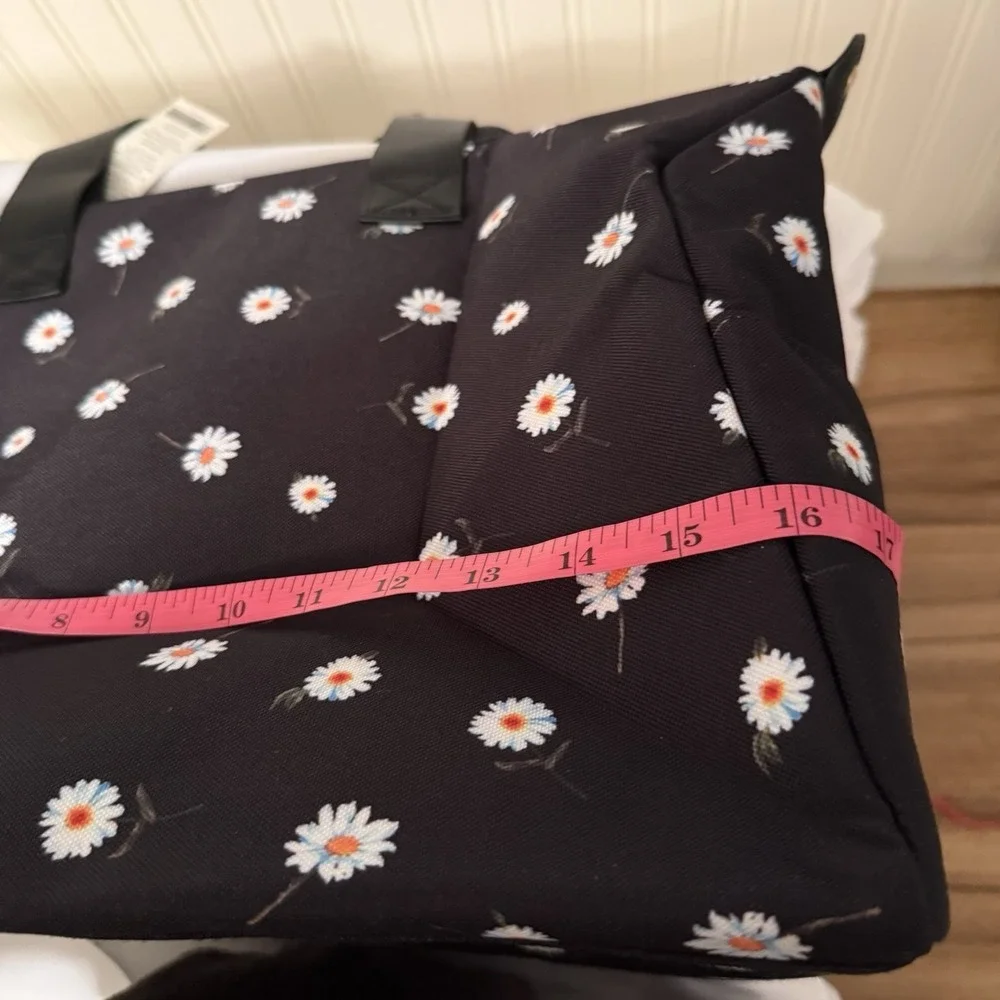 Alice + Olivia Daisy Print Weekend Duffel Overnight Bag By Stacey Bendet Black